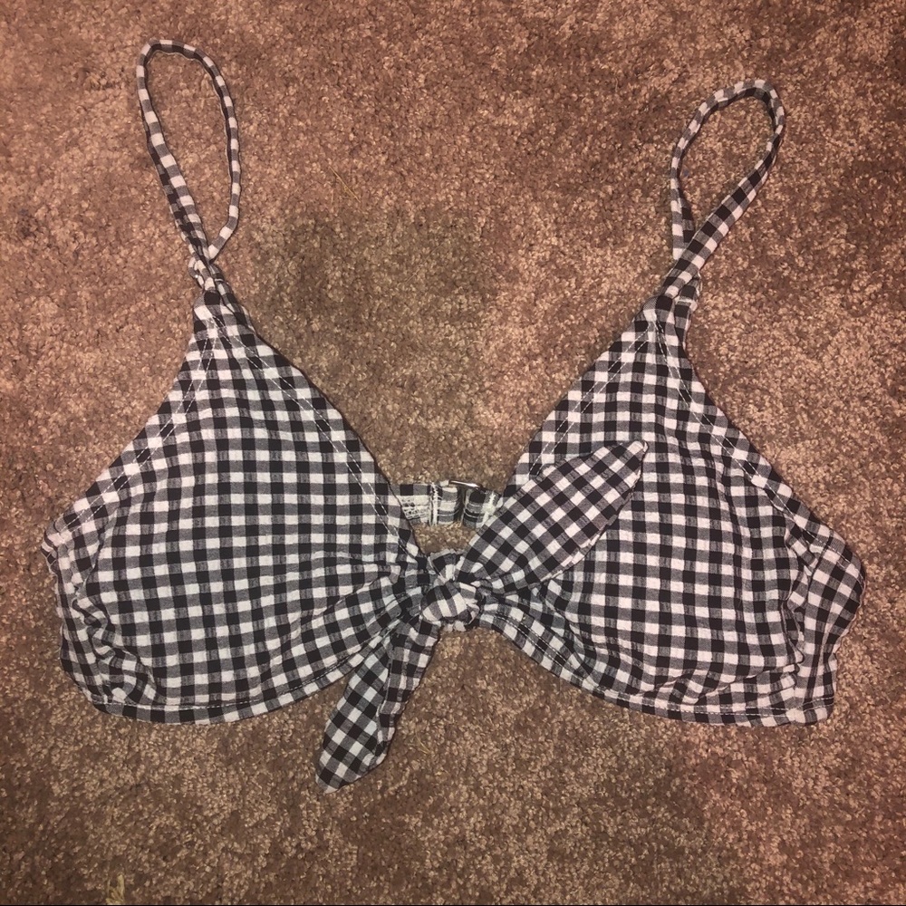 5/25 ✨ Xhilaration Plaid Bikini Top